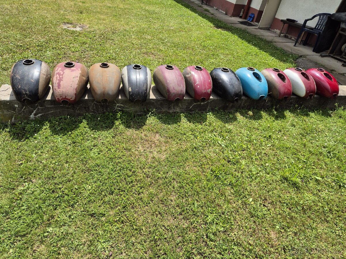 Prodám nádrže Jawa,Čz - 2