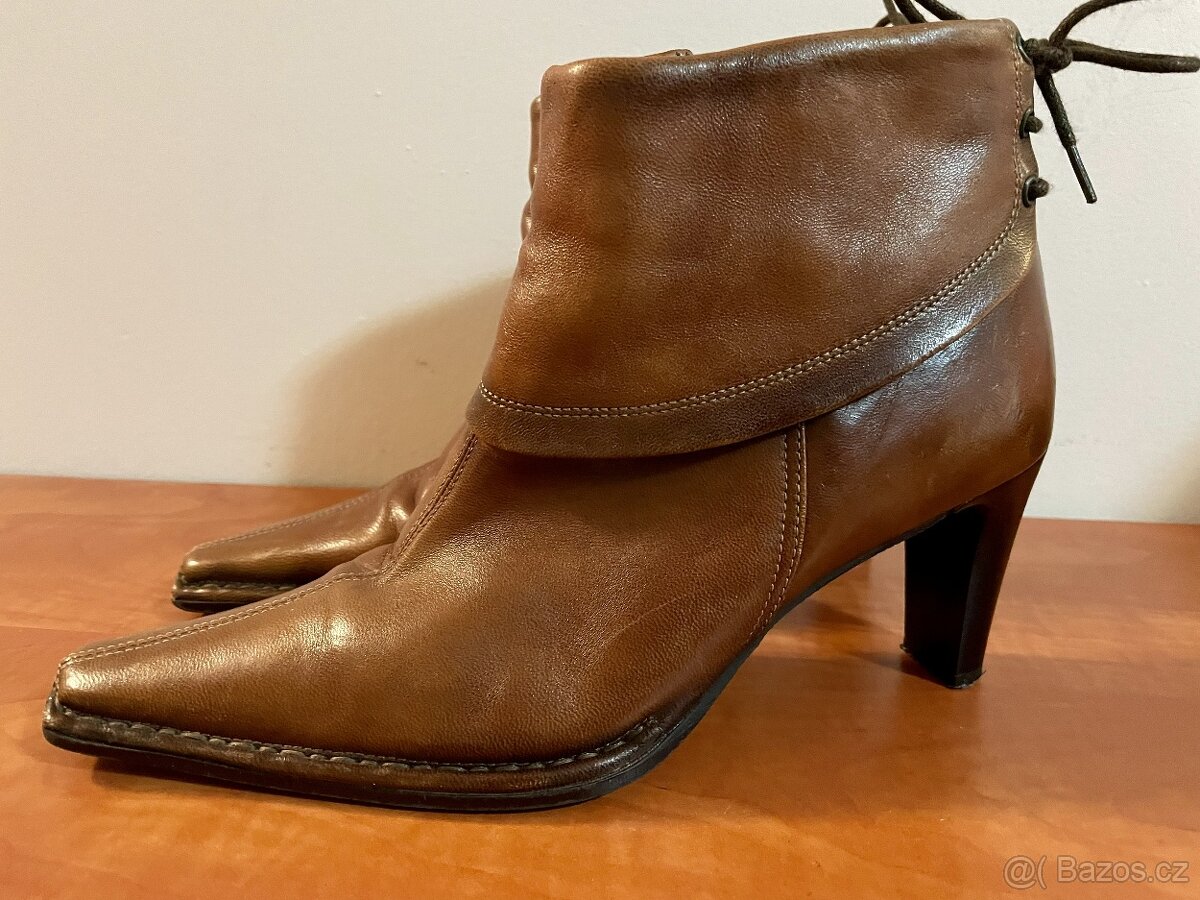 Kotníkové kozačky kožené BAŤA/vel. 37 - 2