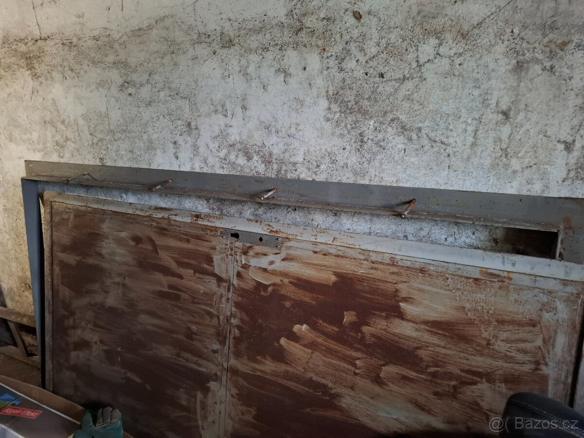 Prodám těžké železné dveře - 2