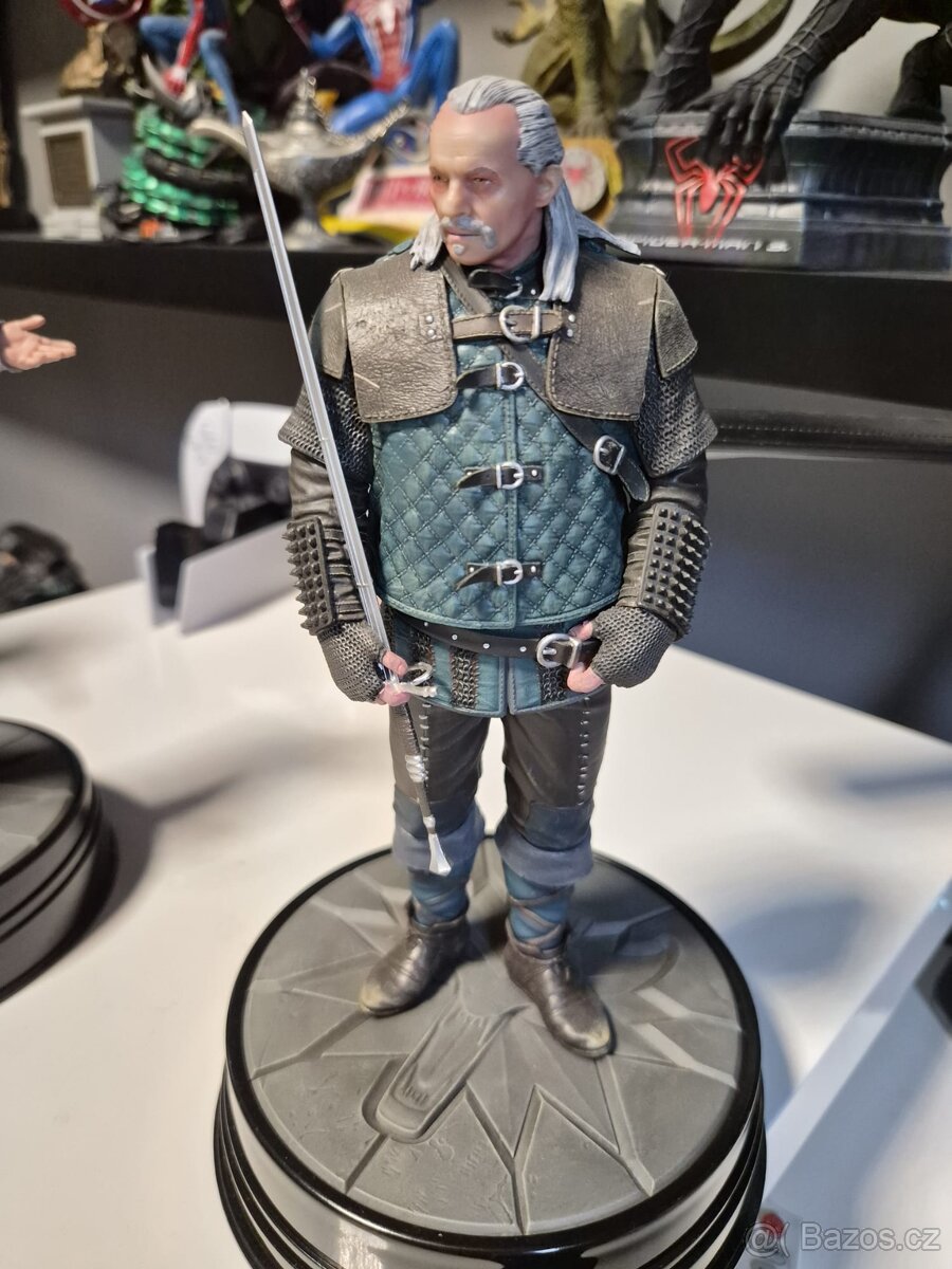 SOCHY WITCHER III WILD HUNT- DARK HORSE - 2