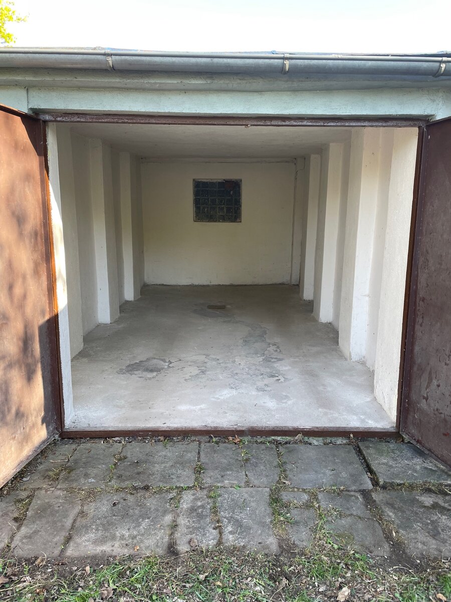 Pronájem Garáže 23 m² - 2