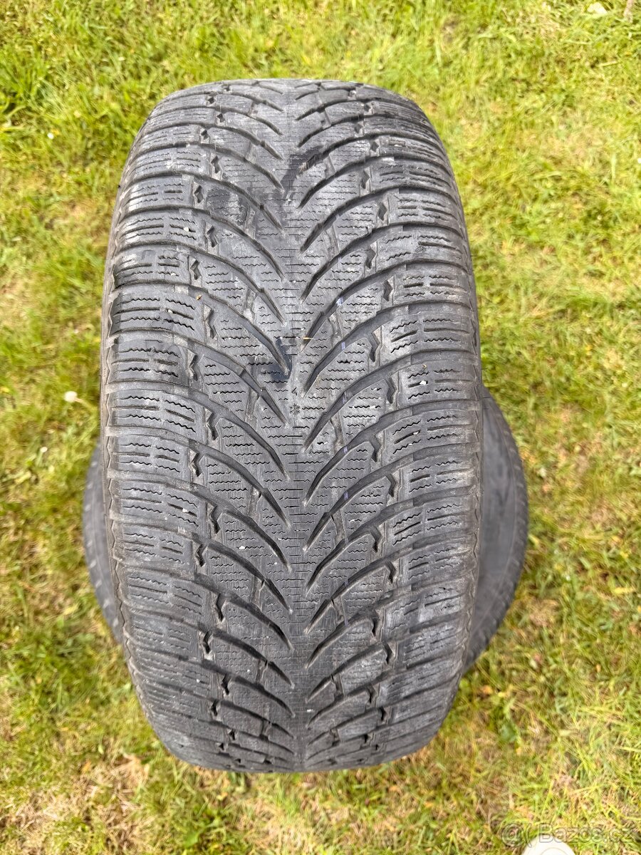 Prodám gumy nokian 255/55R20 - 2