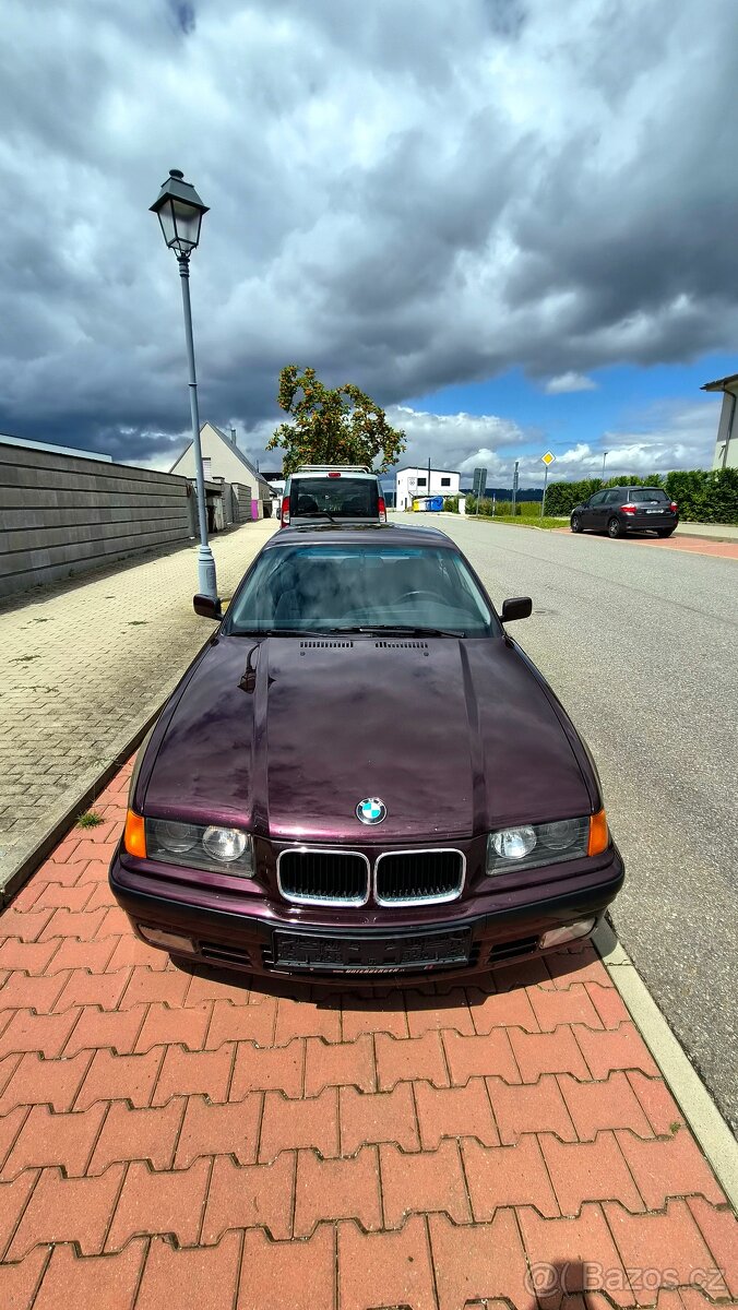 BMW e36 318is coupe Brokatrot metallic - 2