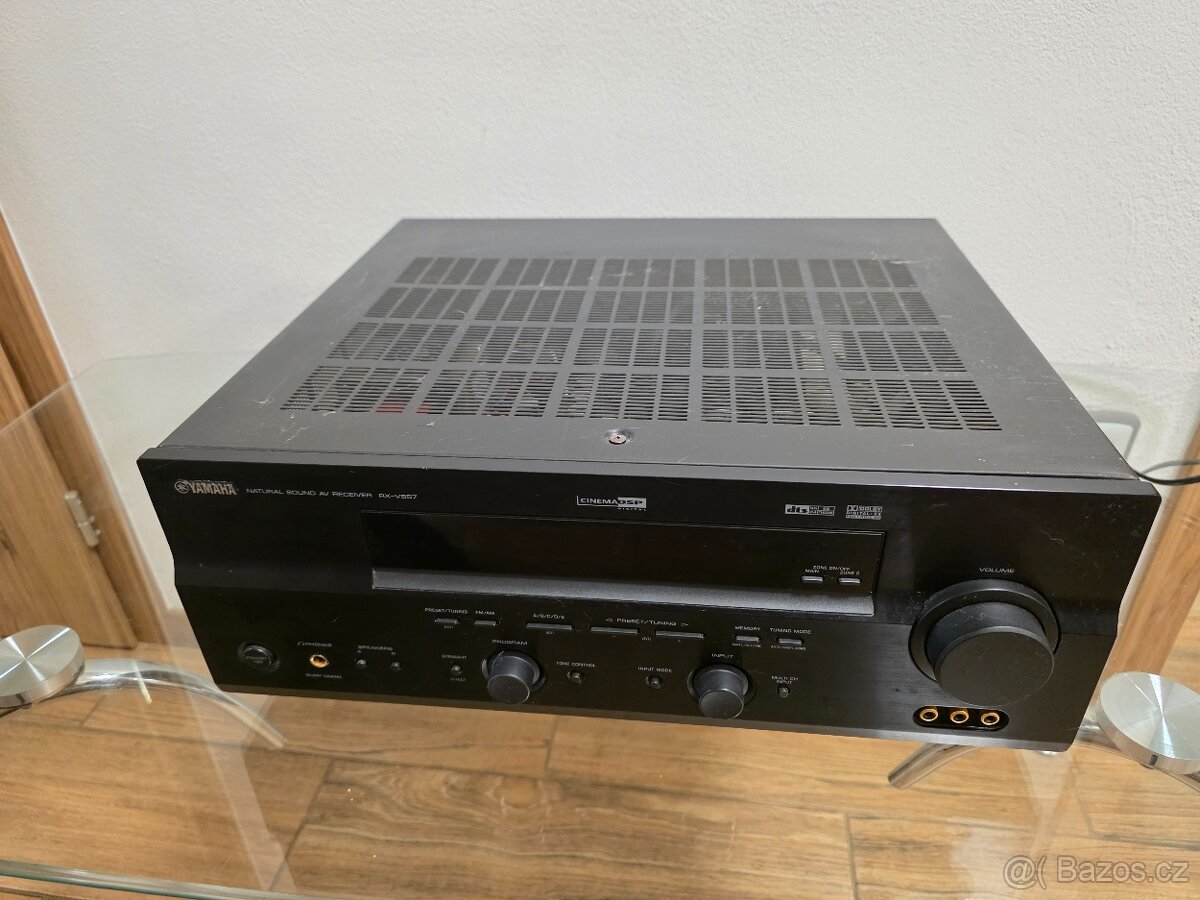 Yamaha RX-V557 - 2
