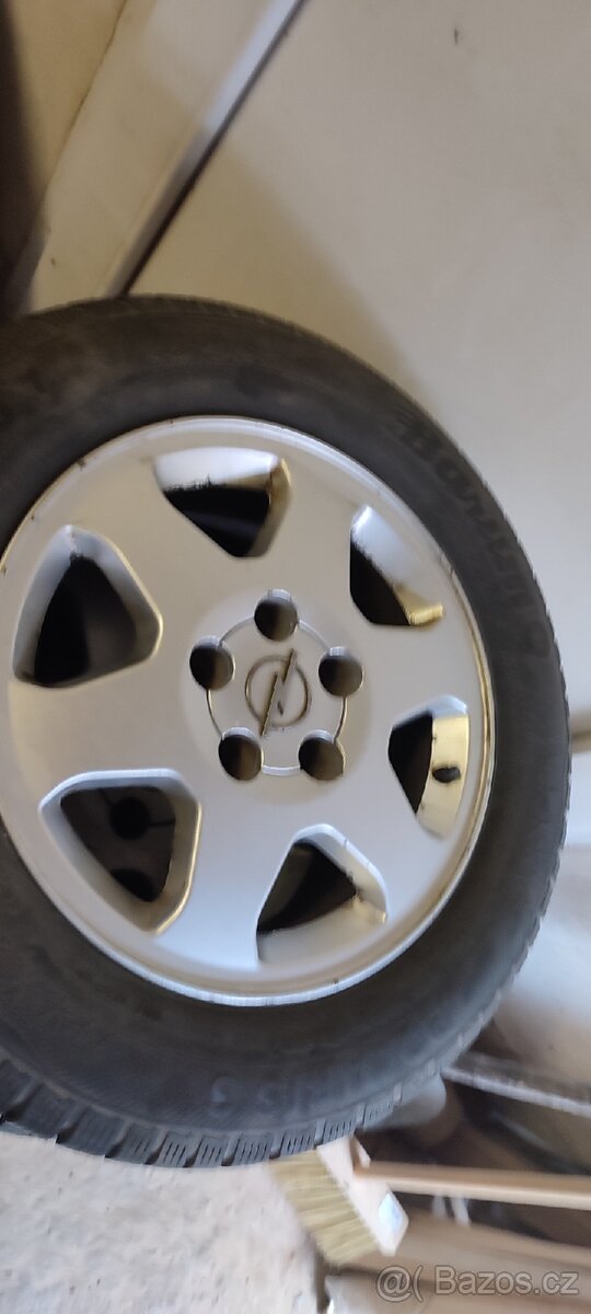 Obute zimni pneu 195/65 R 15 - 2