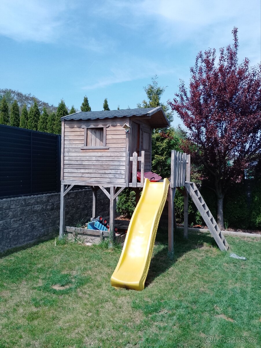 Dětský domeček se skluzavkou - 2