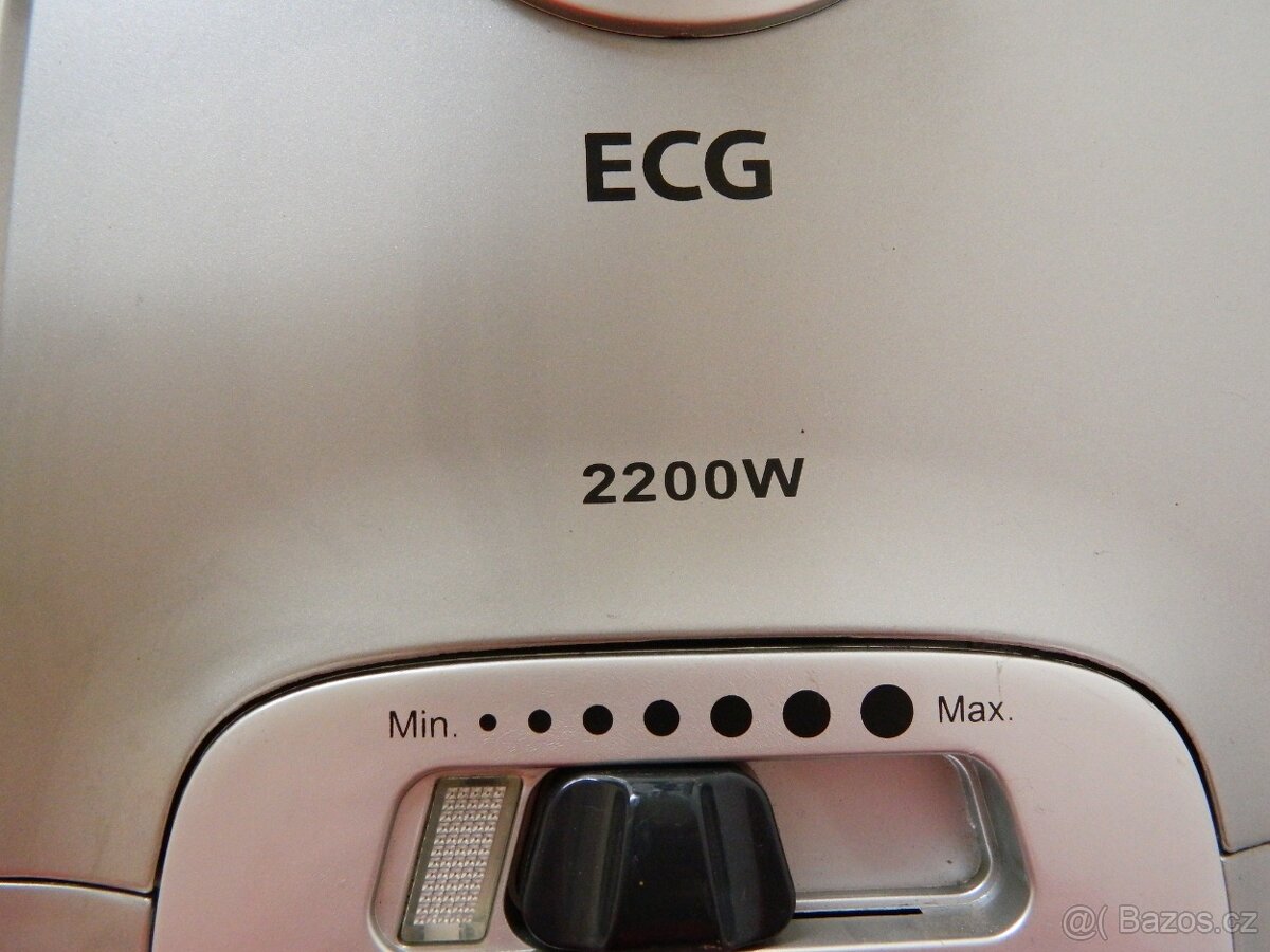 Vysavač ECG 2200W - 2
