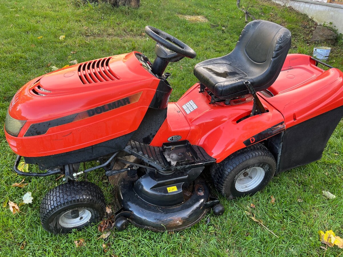 Zahradní traktor DOLMAR. - 2