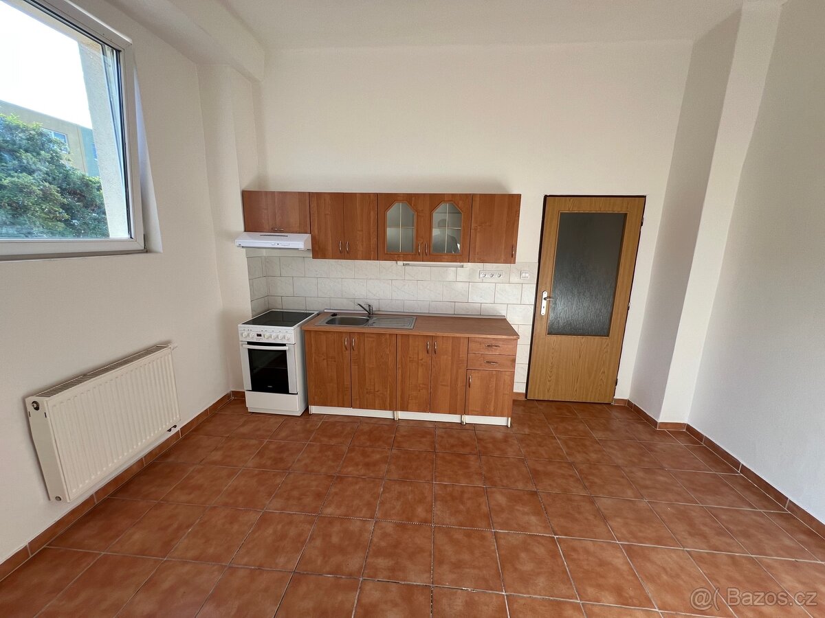 1+1 Budovatelská, Klášterec nad Ohří - 2