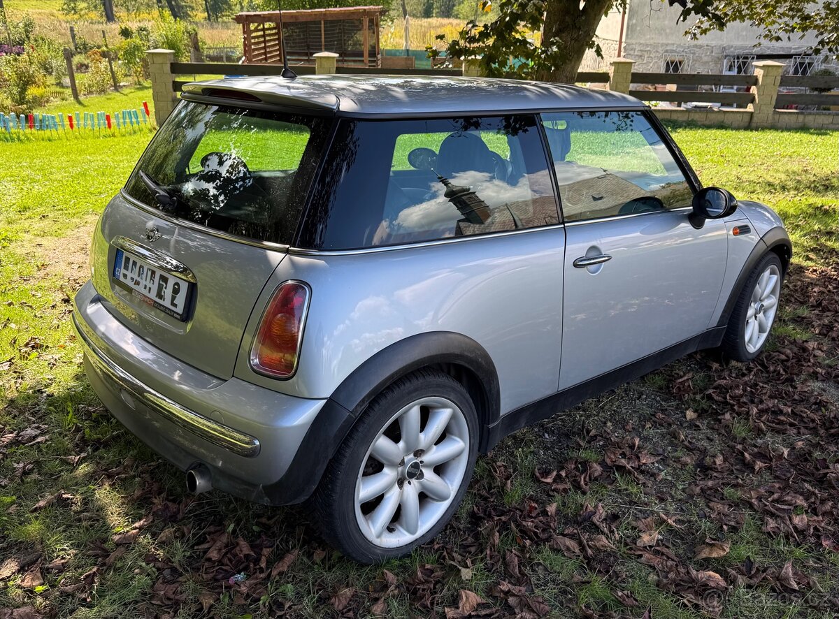 Mini Cooper 1,6 R50 85kW - 2