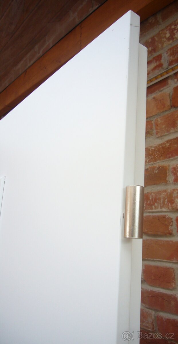 interiérové dveře pravé bíle 90cm + klika/kování - 2