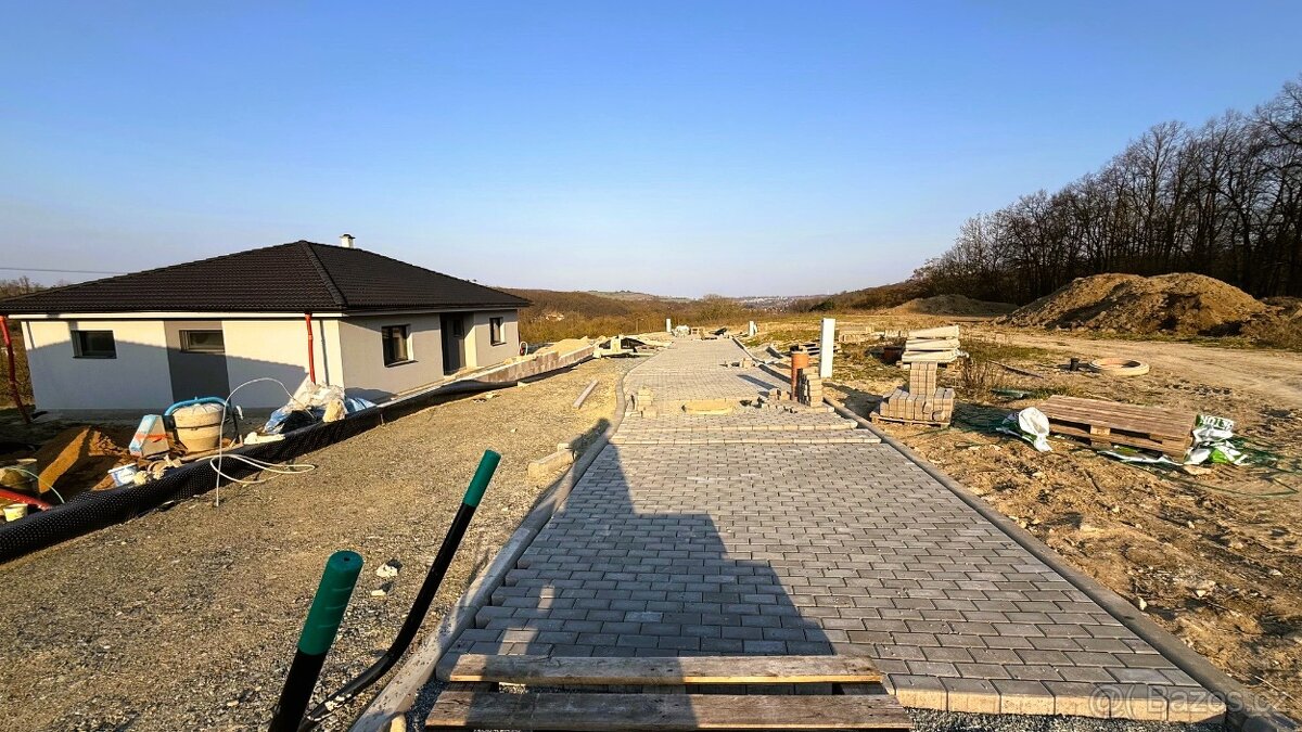 Prodej pozemku na stavbu RD. - 2