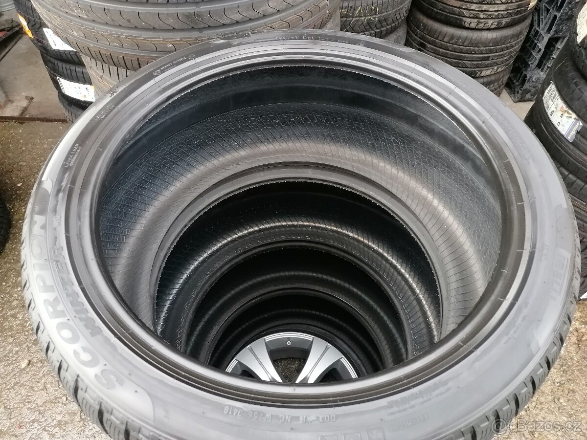 Zimní pneu =295/35 R21= PIRELLI=NOVÉ - 2