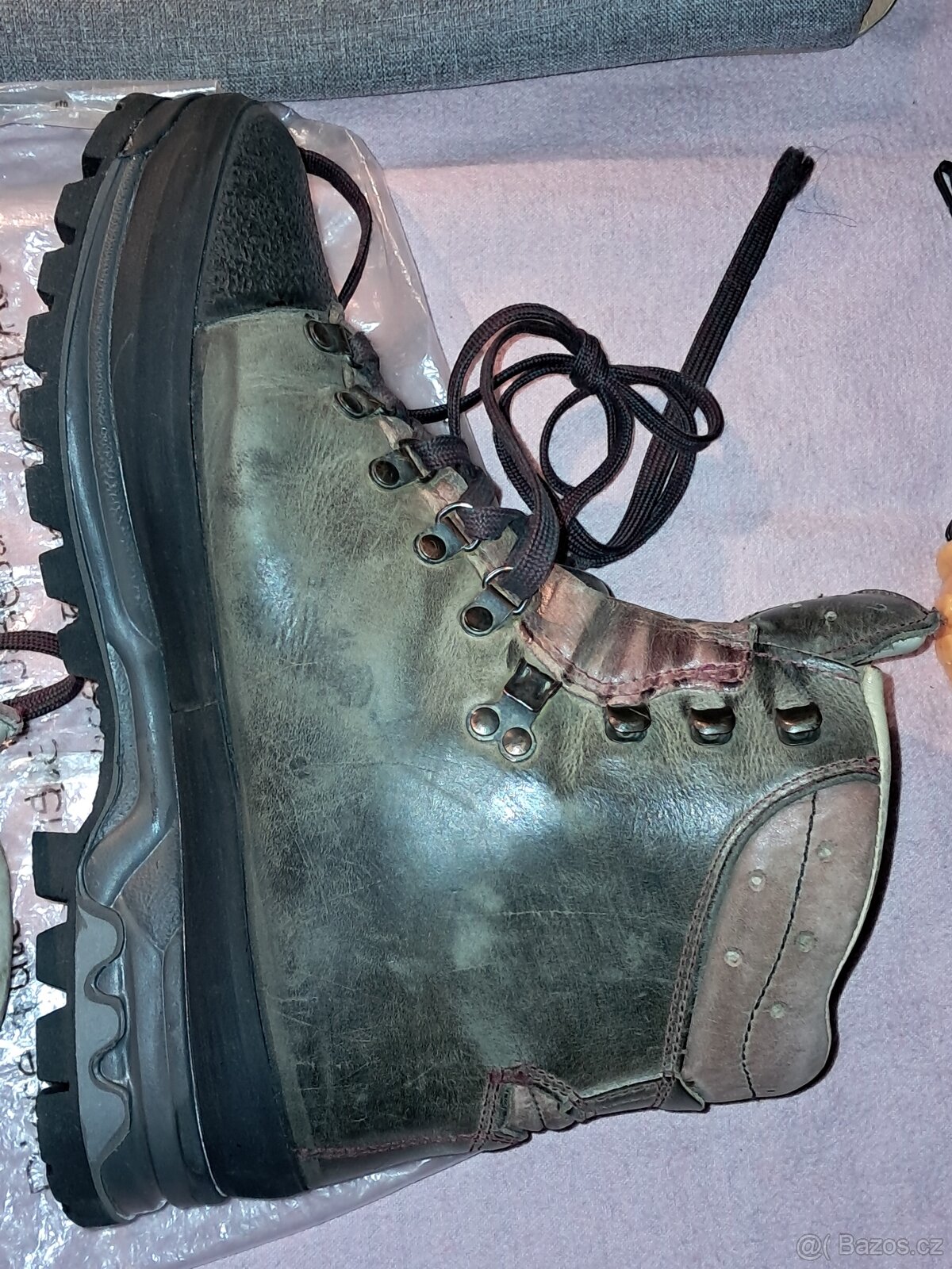 Turistické pohory Meindl vel.41-42 kožené, šíře H - 2