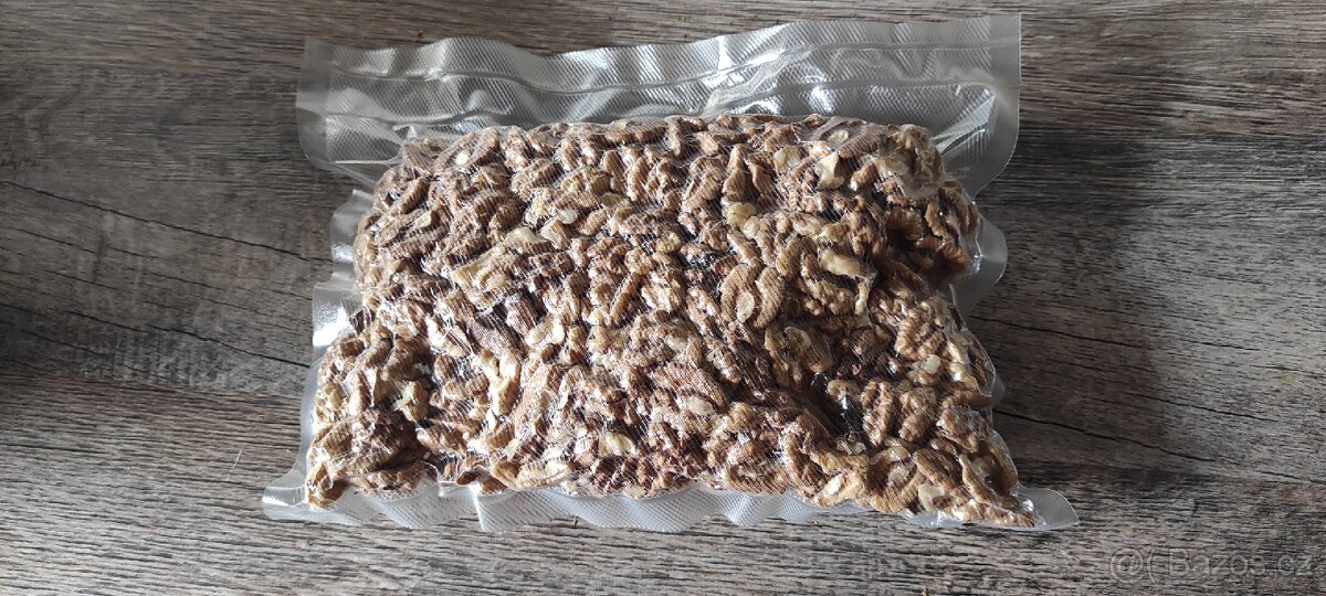 Vlašské ořechy loupané - 2