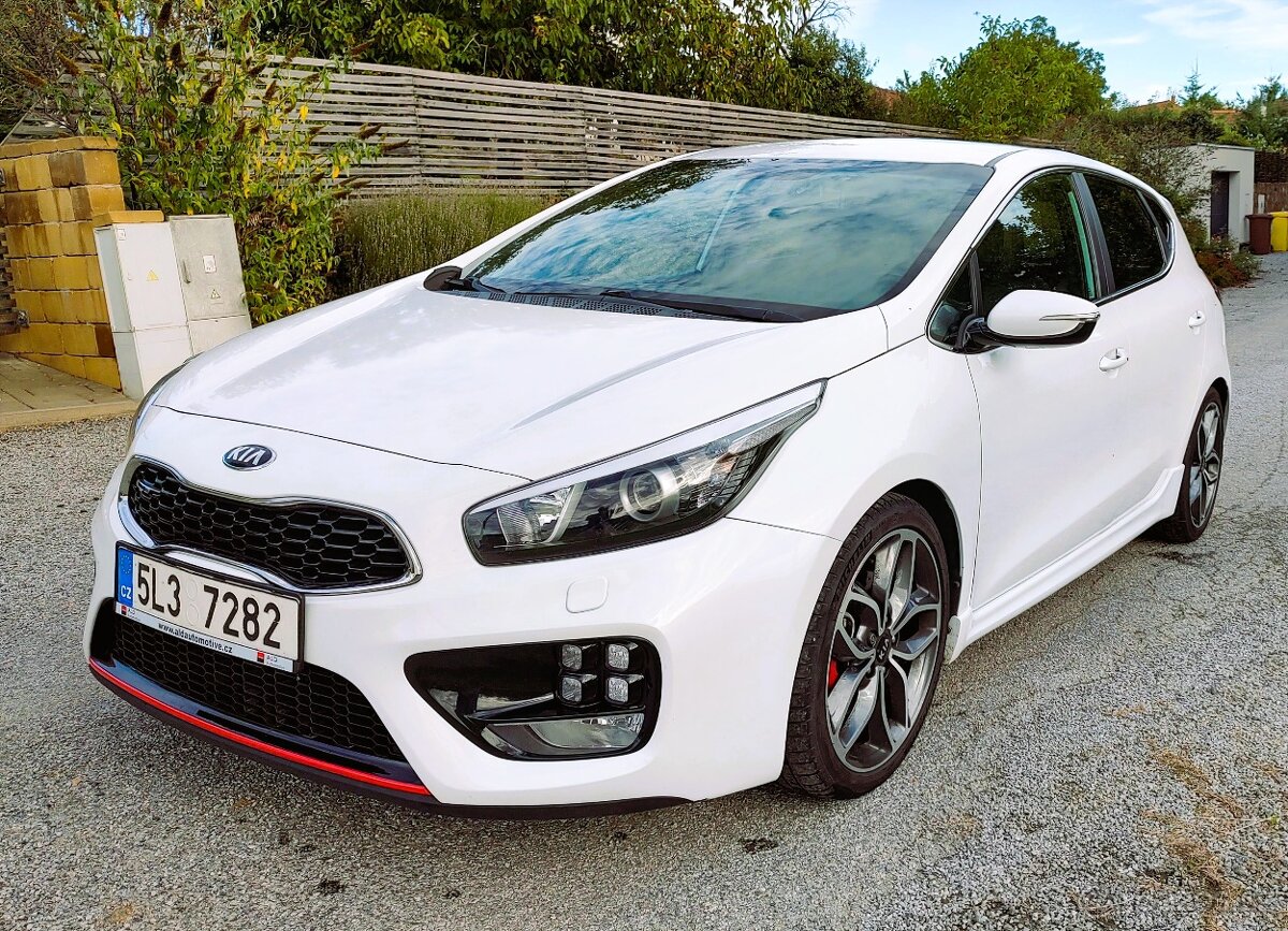 KIA Ceed GT 1.6 T-GDI (150 kW/204 koní) - 2