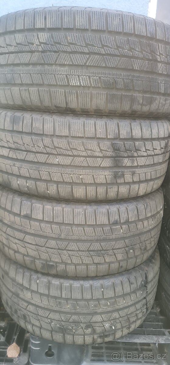 ZIMNÍ PNEUMATIKY 235/45/17 - 2