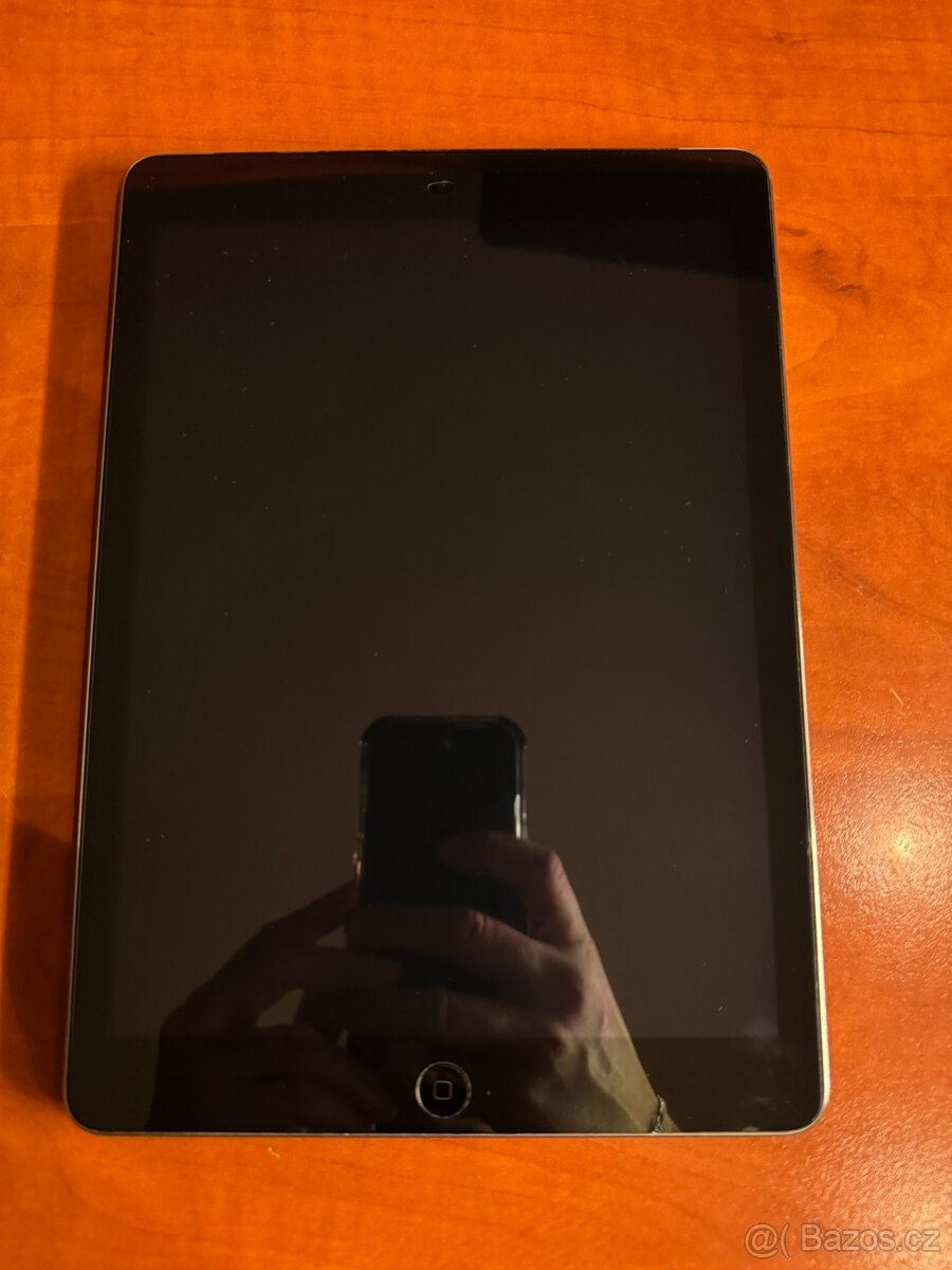 iPad Air WiFi + Cellular, 32GB Space Gray - 2