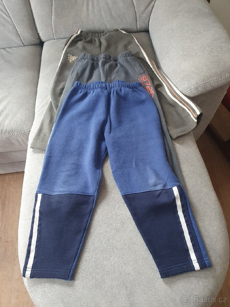 Chlapecké tepláky 5-7let. - 2