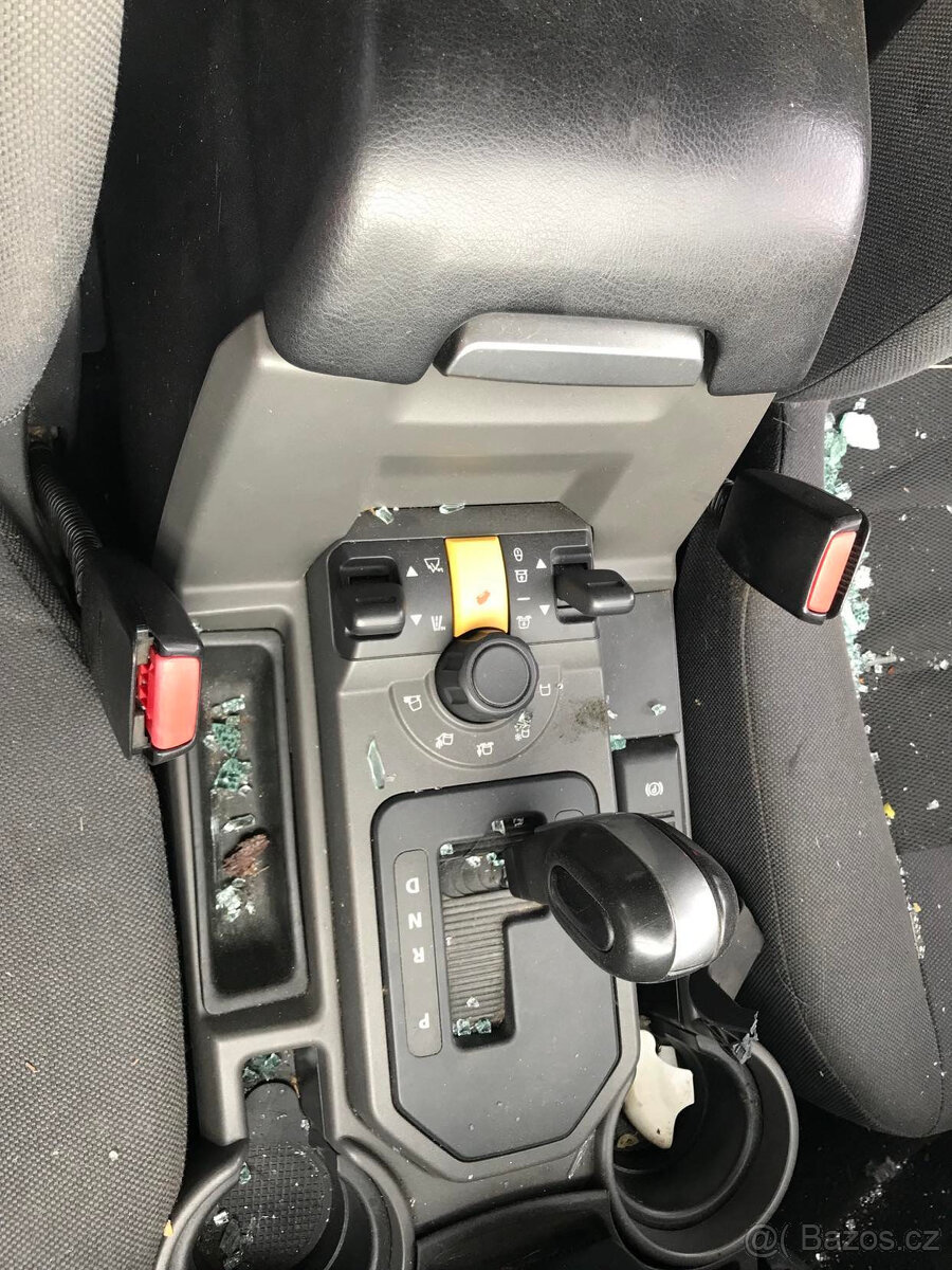 Land Rover Discovery III 2,7TD V6 140KW - 2