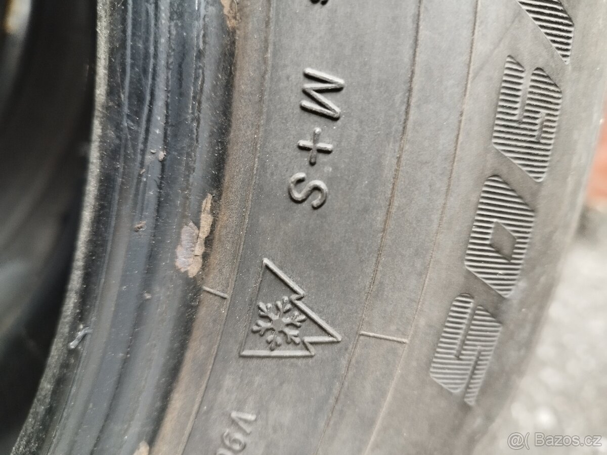 Yokohama BluEarth Winter 215/60 R16 - 2