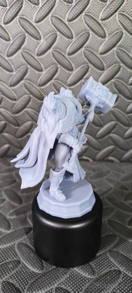 Warcraft. Uther Lightbringer. 7,5 cm - 2