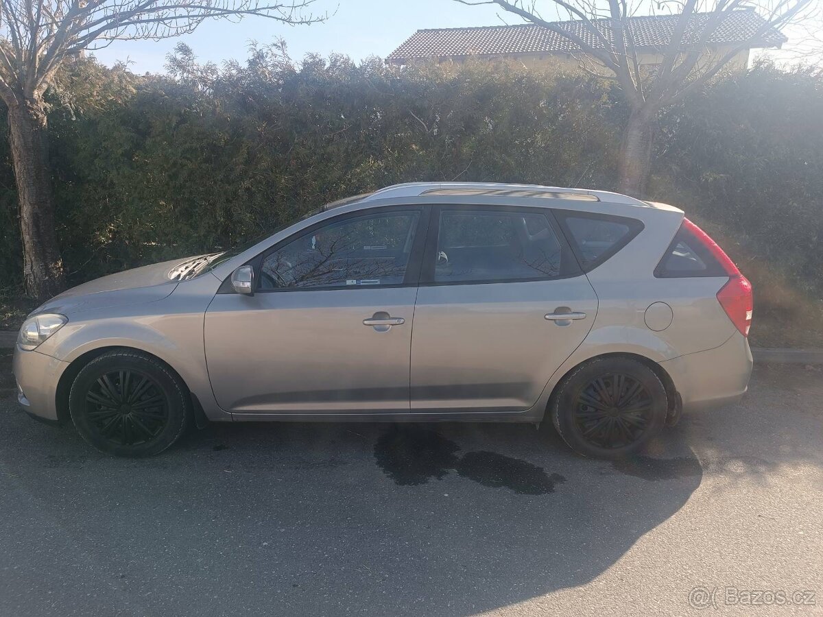 Kia Ceed 2010, 1.6 benzin - 2