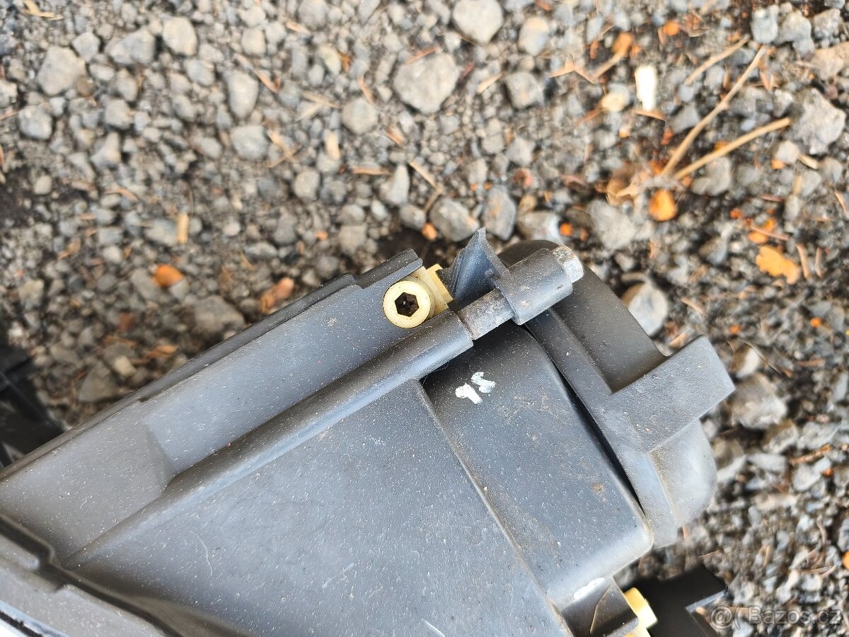 Přední světla Alfa Romeo 166 - 2