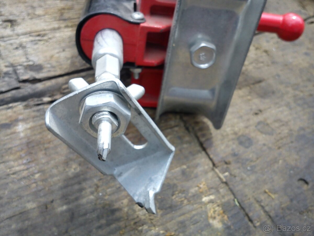 Vykružovák na dlažbu - 2