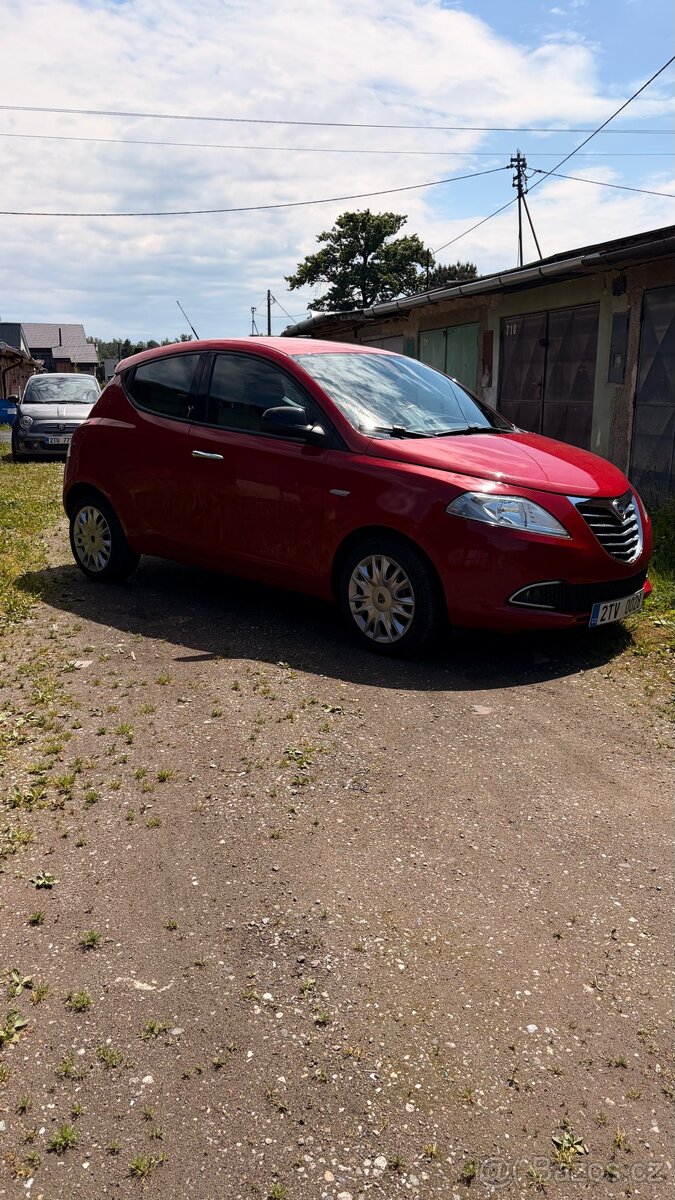 Lancia Ypsilon - 2