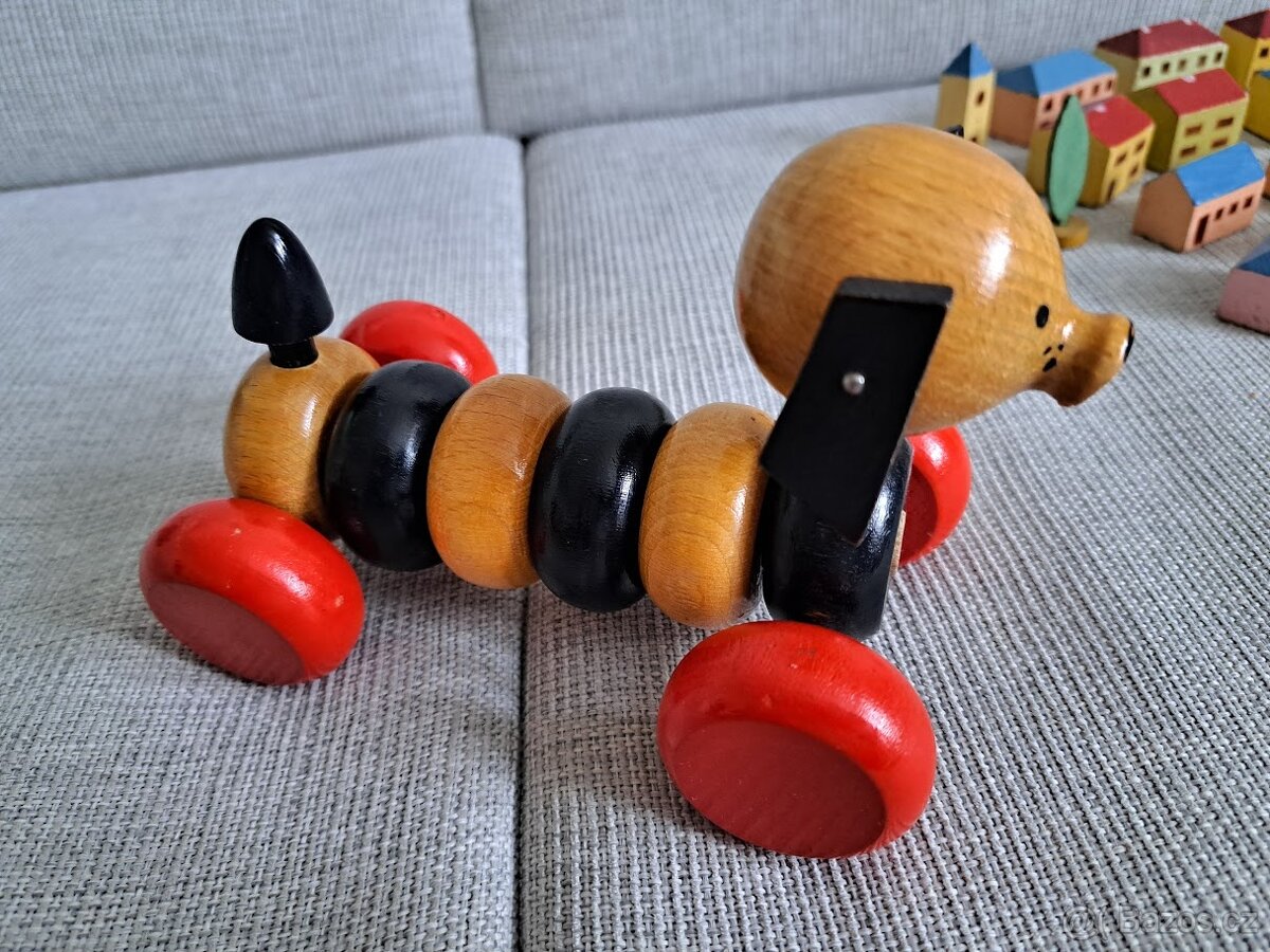starožitné dřevěné hračky - 2