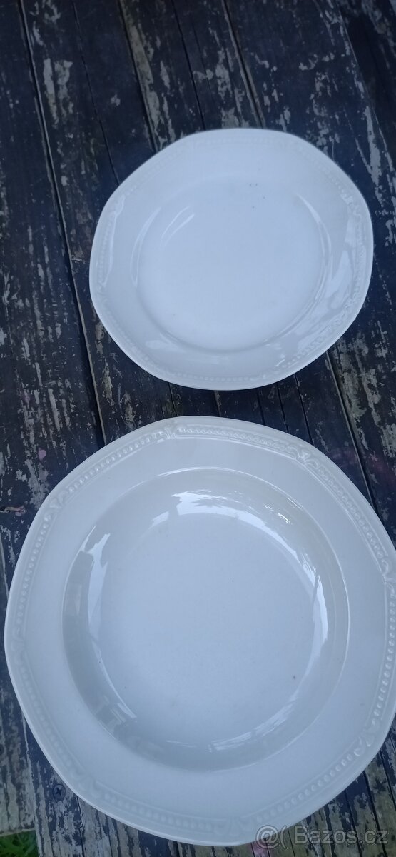 Staré talíře se zdobením - 2