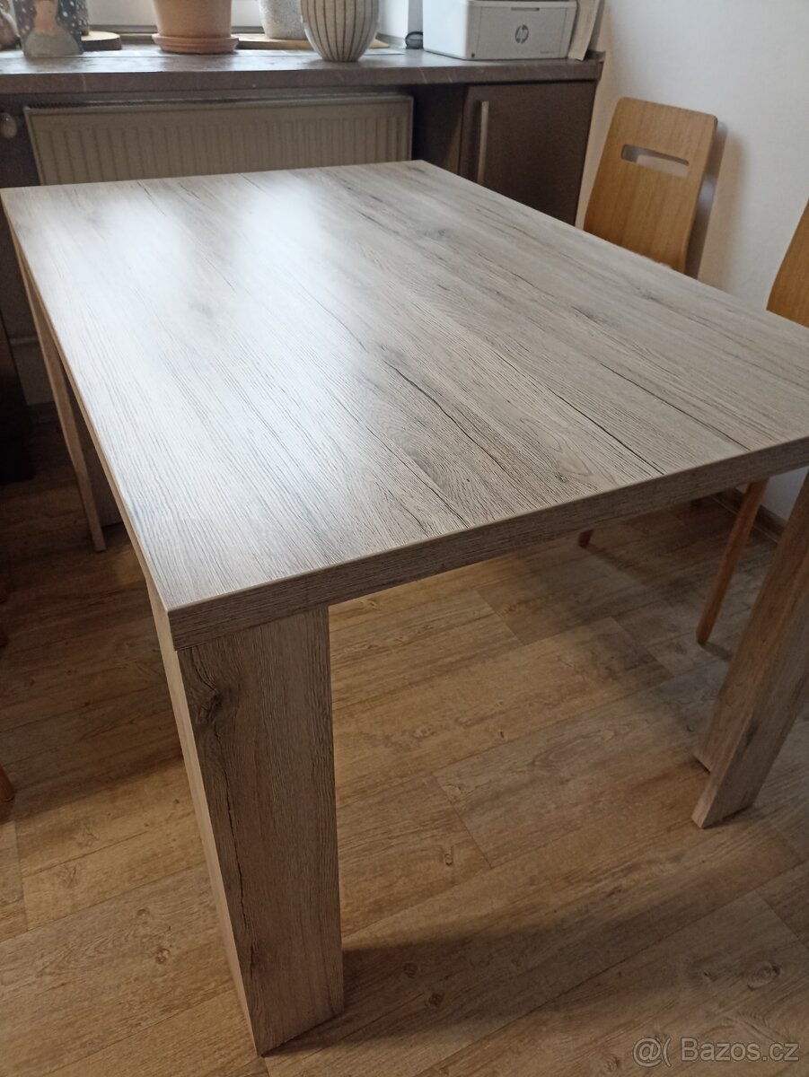 Jídelní stůl - 2