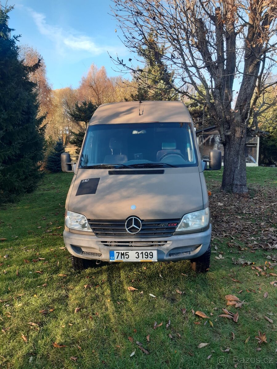 Mercedes Benz 4x4 Obytné vozidlo - 2