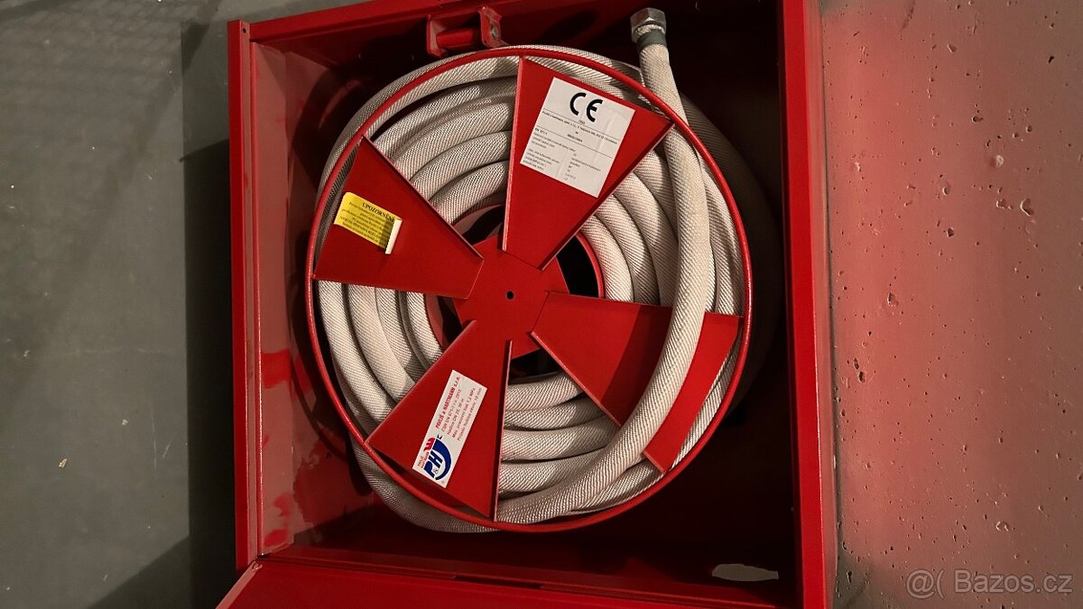 Hadicový naviják s tvarově stálou hadici - 2