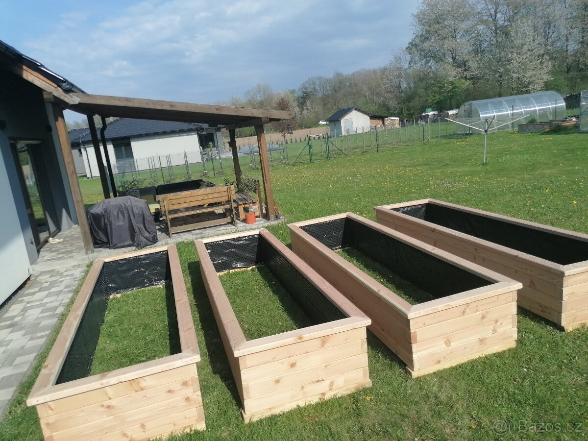 Modřínové masivní vyvýšené záhony - 2