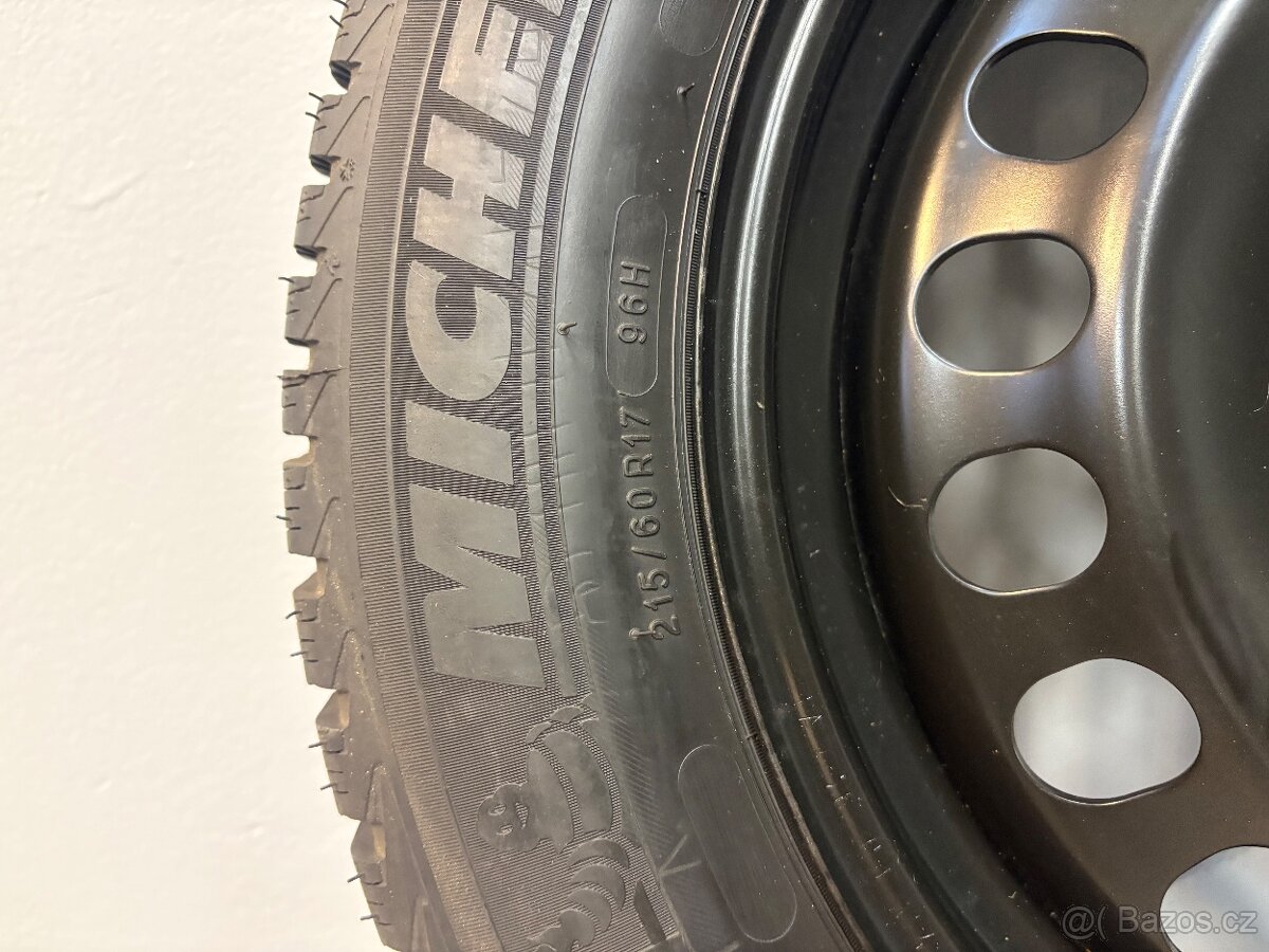 Mercedes benz GLA 215/60/17 Michelin Alpin A1564000000 - 2