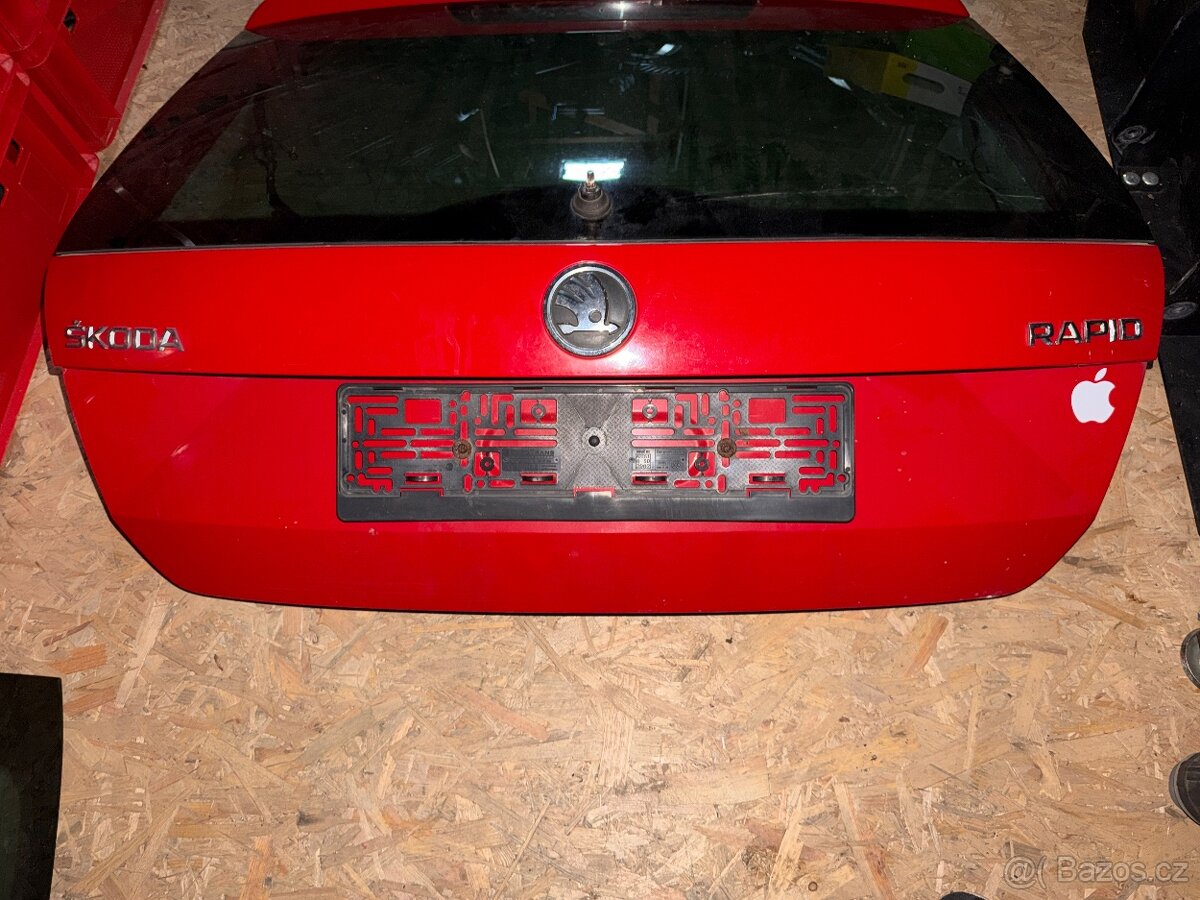 Škoda Rapid 5 dveře Červené - 2