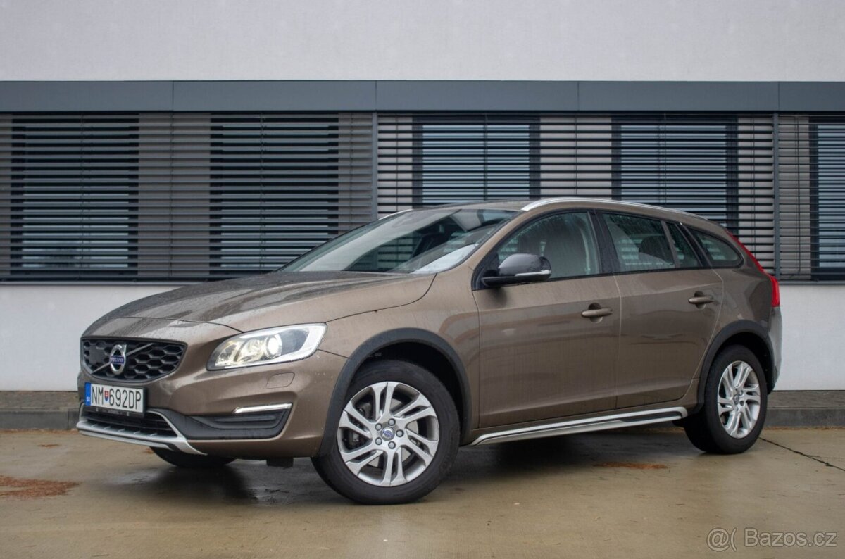 VOLVO V60 Cross Country 2.0L 110kW MT/6 2017 - 2