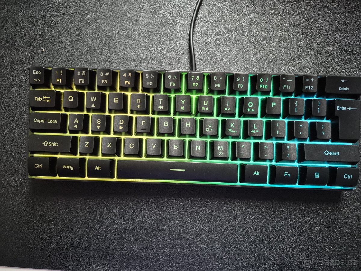 Herní Drátová RGB klávesnice - 2