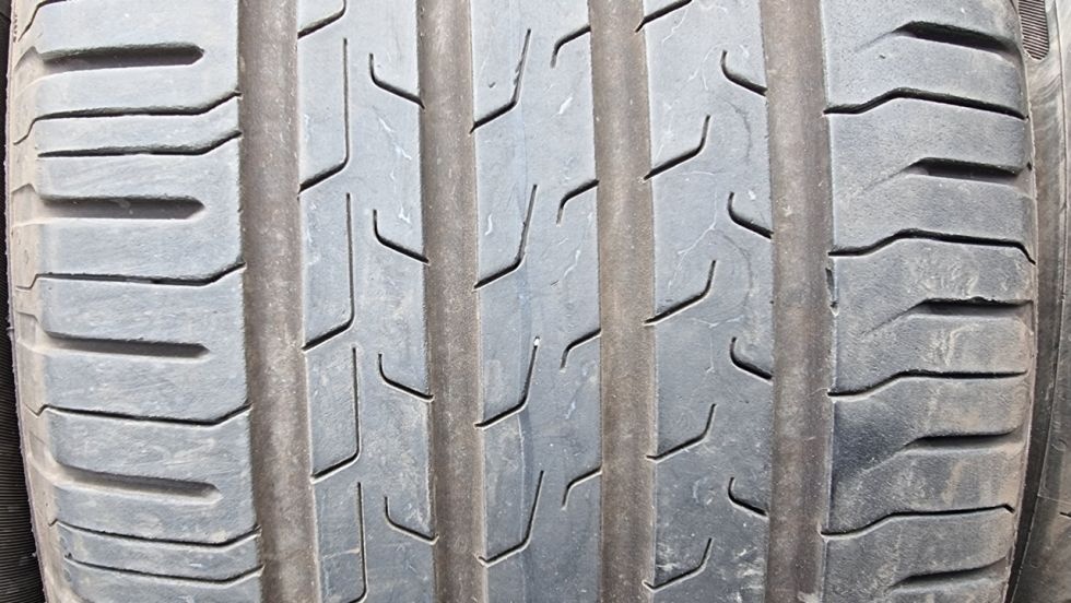 Letní pneu 235/50/19 Continental - 2