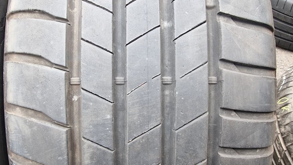 Letní pneu 215/55/17 Bridgestone - 2