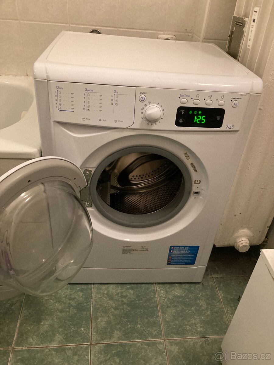 Pračka se sušičkou INDESIT IWDE 7105 B - 2
