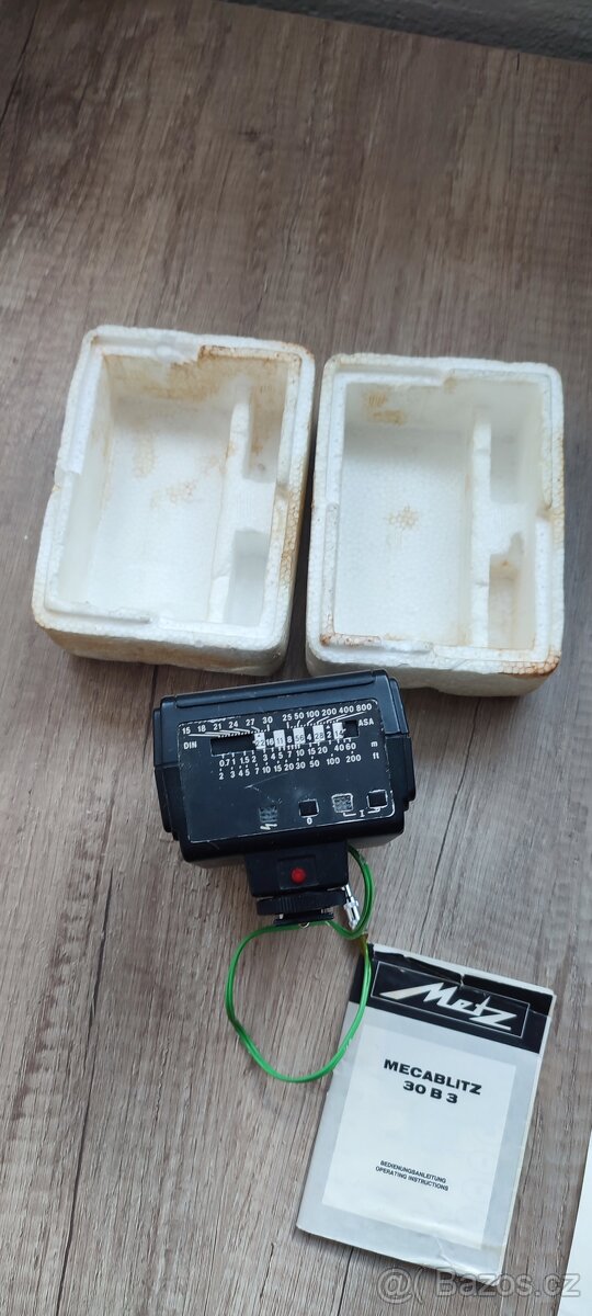 Prodám fotoaparát Zenit-E + objektiv + blesk - 2