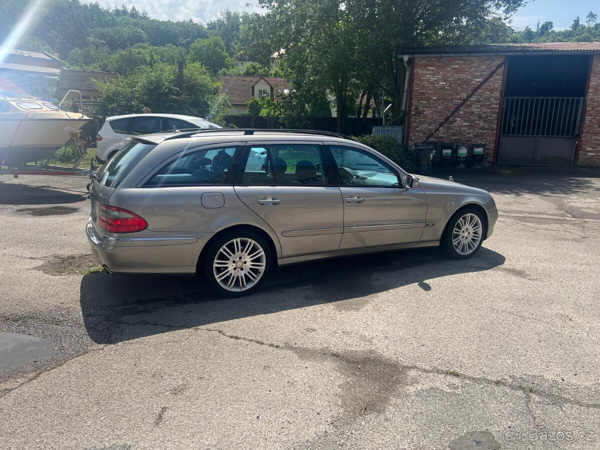 Mercedes-Benz E 320 CDI, rok 2009 - 2