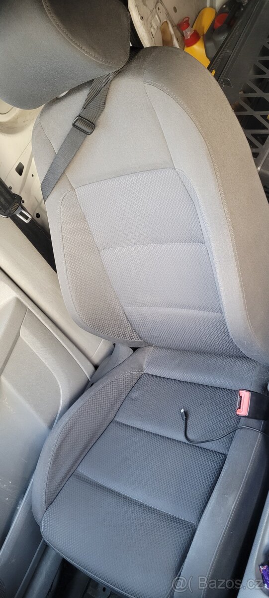 Sedačky přední touran - 2