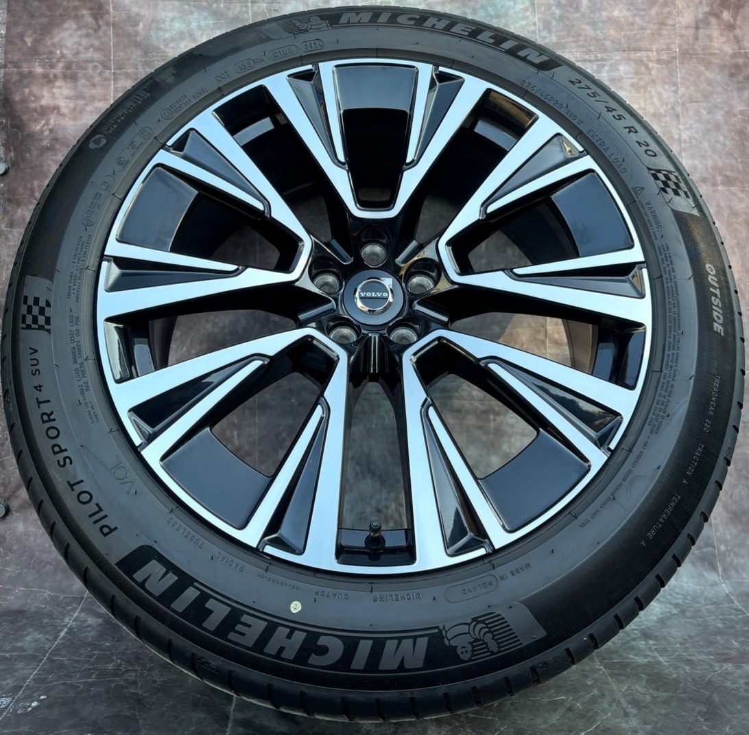 Letní sada Volvo XC90 275/45R20 110V - 2