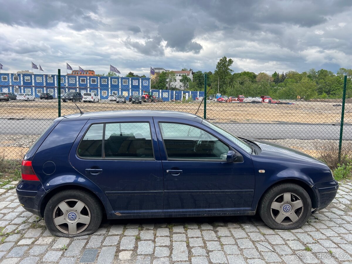 Prodám Volkswagen Golf 4 - 2