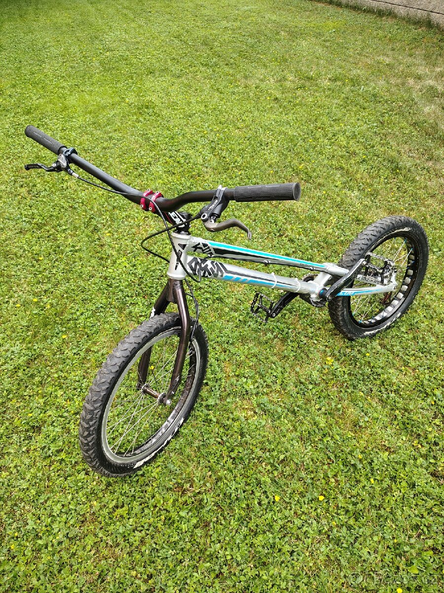 Cyklo trial kolo Play - 2