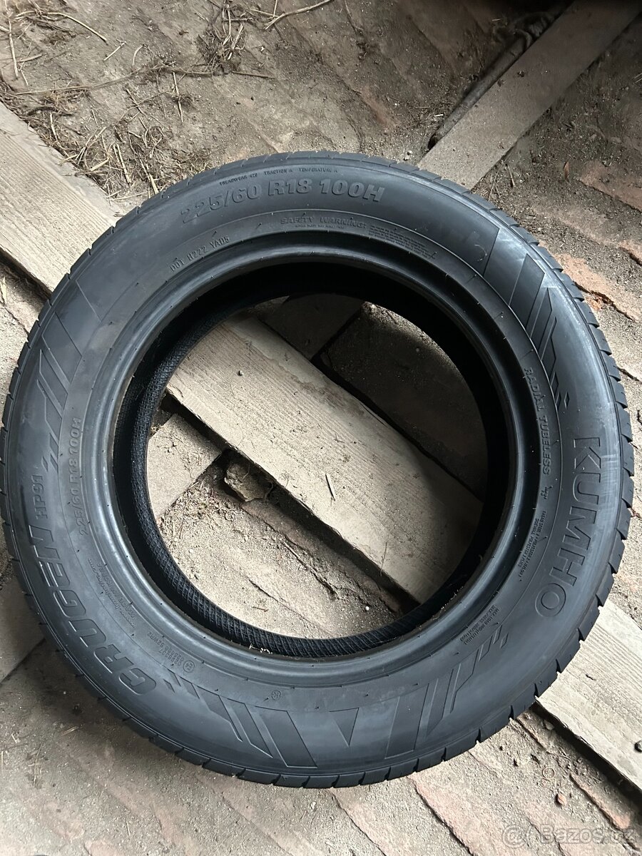 225/60R18 Kumho - 2